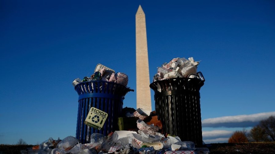 national_mall_trash_shutdown_01092019