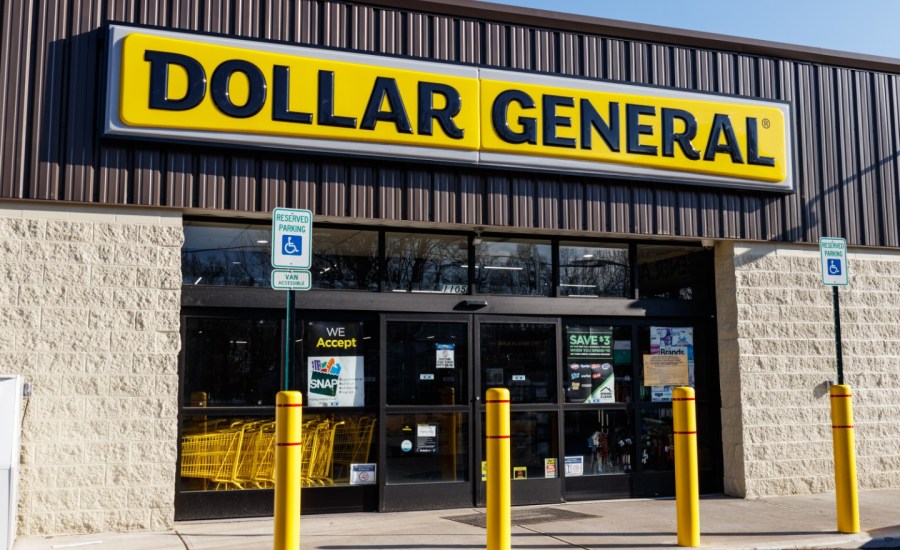 the front of a dollar general store