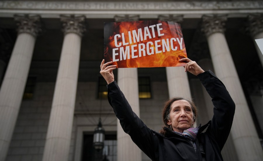 climate change crisis national bureau of economic research report daily deaths elderly per 100,000 people gdp global warming temperatures rising poor hot cold