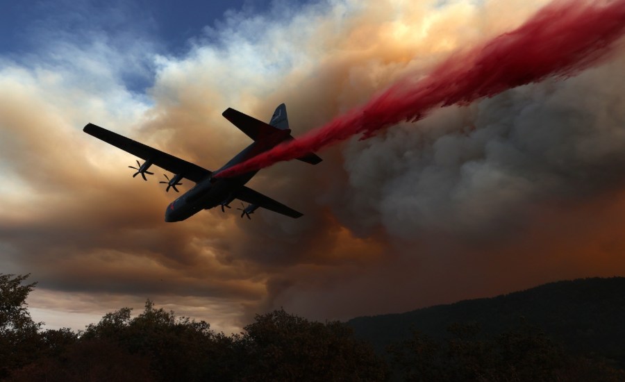 california wildfire state 27 fires lnc lightning complex air quality bay area sacramento san francisco firefighters five dead evaciuations gavin newsom napa good weather help containment favorable cooler temperatures low winds