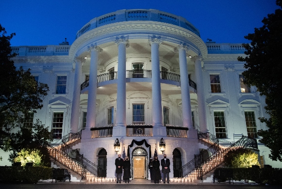 A moment of silence at the White House for COVID-19 victims