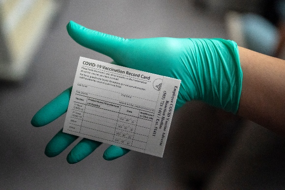 A vaccine record card