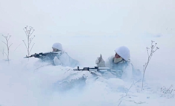 Russian soldiers attend military training