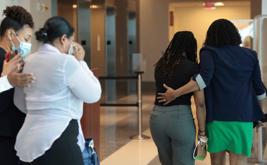 Family members of Parkland, Fla., school shooting leave the courtroom