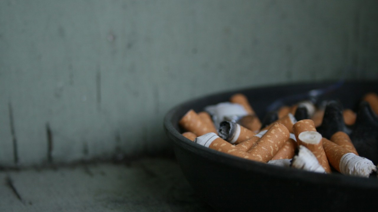 ash tray with cigarette butts