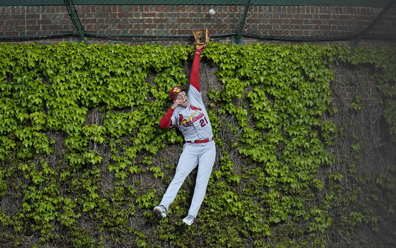 St. Louis Cardinals center fielder Lars Nootbaar can't catch a home run